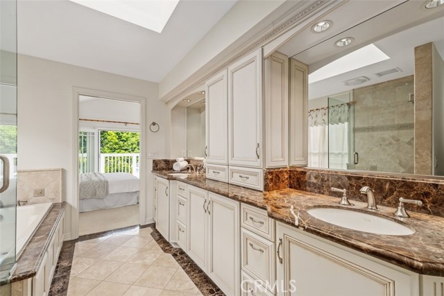 623 Irena Avenue, Redondo Beach, California 90277, 4 Bedrooms Bedrooms, ,3 BathroomsBathrooms,Residential,Sold,Irena,SB22094675