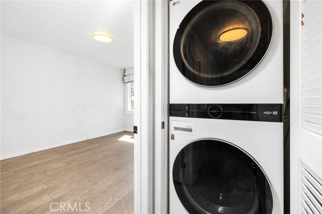208 45th Street, Manhattan Beach CA: https://media.crmls.org/medias/9b4c79e8-ca3d-4251-9e45-e681389dab96.jpg