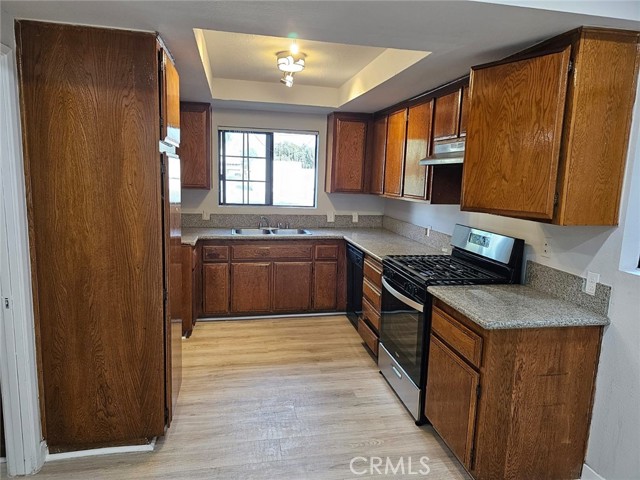 Detail Gallery Image 8 of 22 For 8331 Cedros Ave #14,  Panorama City,  CA 91402 - 2 Beds | 2 Baths
