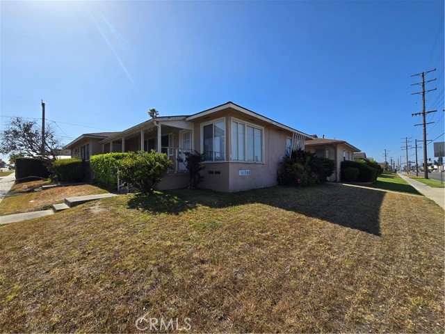 1758 W 110th Street, Los Angeles CA: https://media.crmls.org/medias/9b4ca6a5-c1c6-4d98-a517-e88754cbde98.jpg