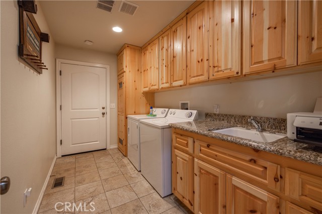 Detail Gallery Image 37 of 65 For 424 Mountainaire Ln, Big Bear Lake,  CA 92315 - 3 Beds | 2 Baths