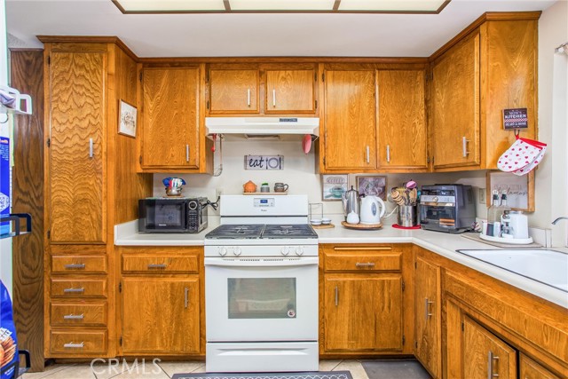 2307 El Toro Circle, Hemet CA: https://media.crmls.org/medias/9b4e0bc5-3894-4a52-aa33-dffec99f39cc.jpg
