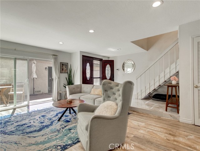 Detail Gallery Image 7 of 29 For 6587 E via Fresco, Anaheim Hills,  CA 92807 - 3 Beds | 3 Baths