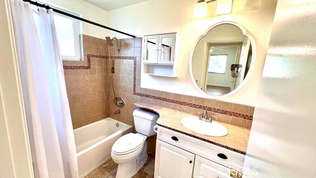 Detail Gallery Image 11 of 16 For 6106 Cedar St, Simi Valley,  CA 93063 - 3 Beds | 1/1 Baths