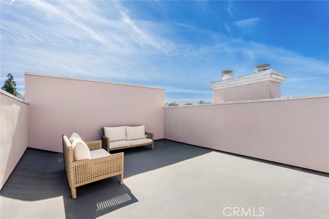 5923 Etiwanda Avenue, Tarzana CA: https://media.crmls.org/medias/9b4f4616-8155-45c3-8208-a027b68584f5.jpg