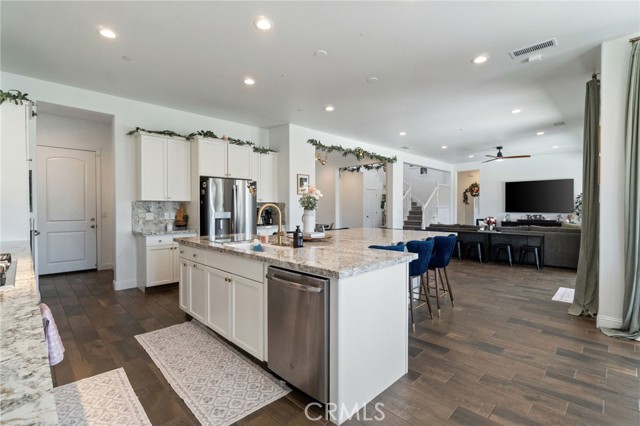 Detail Gallery Image 13 of 49 For 680 S Meridian Ave, Madera,  CA 93636 - 4 Beds | 3/1 Baths