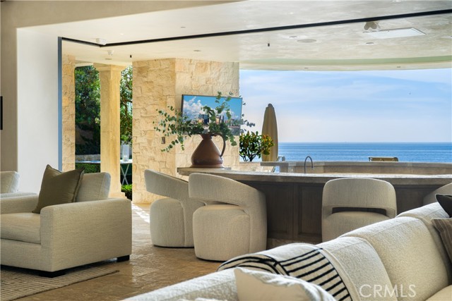 21 Strand Beach Drive, Dana Point CA: https://media.crmls.org/medias/9b4fda2f-2c5e-464c-8733-3a2f5e616f7b.jpg