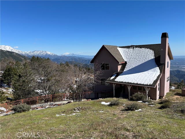 Detail Gallery Image 3 of 4 For 35 Holly Dr, Running Springs,  CA 92382 - 2 Beds | 2 Baths