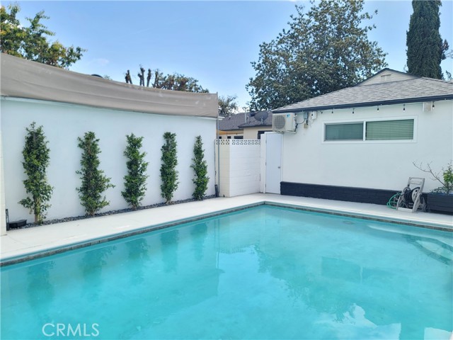 17557 Lemay Place, Lake Balboa CA: https://media.crmls.org/medias/9b512df0-04be-414b-80c9-2d7eac4d662b.jpg