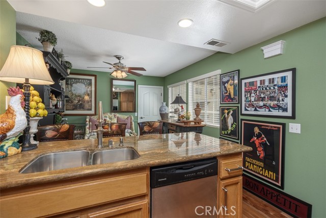 Detail Gallery Image 17 of 36 For 27908 Freeport #213,  Mission Viejo,  CA 92692 - 3 Beds | 3 Baths