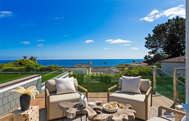 Detail Gallery Image 7 of 47 For 1373 N Coast Hwy, Laguna Beach,  CA 92651 - 3 Beds | 3/1 Baths