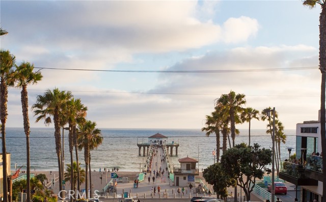 300 19TH Street, Manhattan Beach CA: https://media.crmls.org/medias/9b51fc16-2ef7-482e-8075-6cbc3f3f92f0.jpg