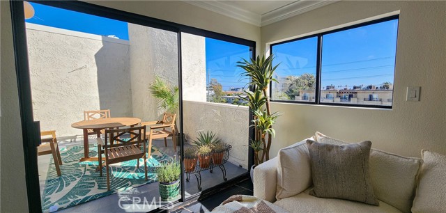 Detail Gallery Image 39 of 57 For 11845 Mayfield Ave #303,  Los Angeles,  CA 90049 - 2 Beds | 2/1 Baths