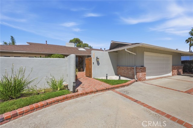 Detail Gallery Image 4 of 71 For 1633 Santiago, Newport Beach,  CA 92660 - 4 Beds | 3/1 Baths