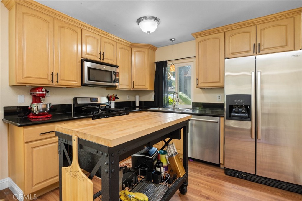 6162 Avenue Juan Diaz