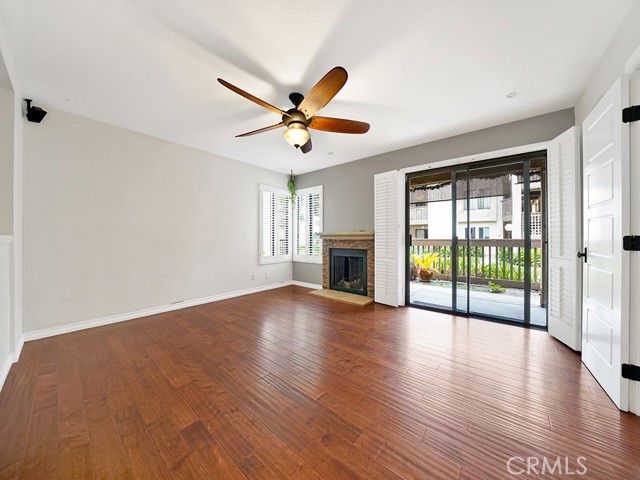 Detail Gallery Image 4 of 25 For 4861 Lago Dr #100,  Huntington Beach,  CA 92649 - 3 Beds | 2 Baths