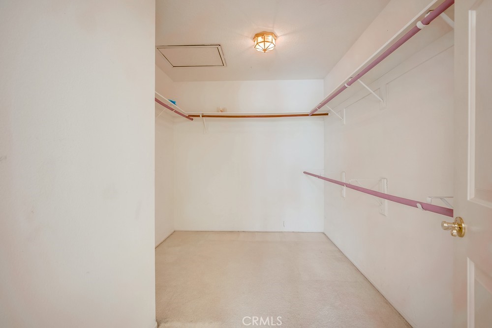 https://media.crmls.org/medias/9b54c444-f2e7-4f6f-ae97-56c543503e37.jpg?preset=X-Large