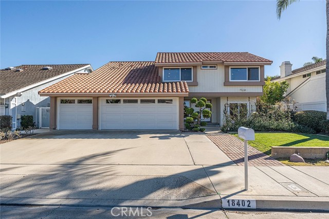Detail Gallery Image 3 of 42 For 18402 Oxboro, Huntington Beach,  CA 92648 - 4 Beds | 2/1 Baths