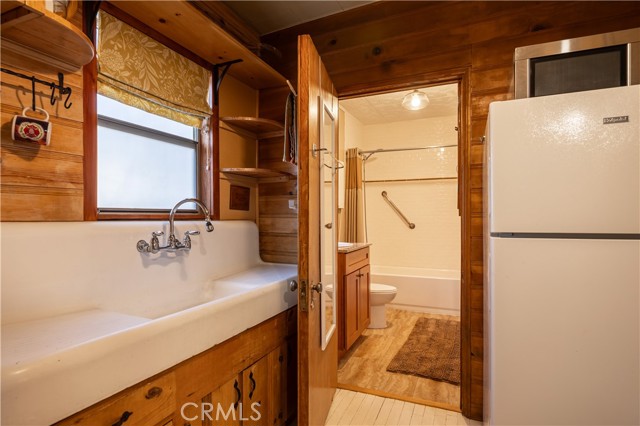 Detail Gallery Image 15 of 31 For 211 E Mountain View Bld, Big Bear City,  CA 92314 - 2 Beds | 1 Baths