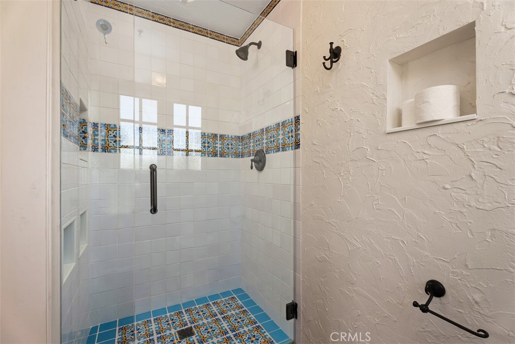 https://media.crmls.org/medias/9b576767-cae1-4b1c-aac5-8e5b000a0d12.jpg?preset=X-Large
