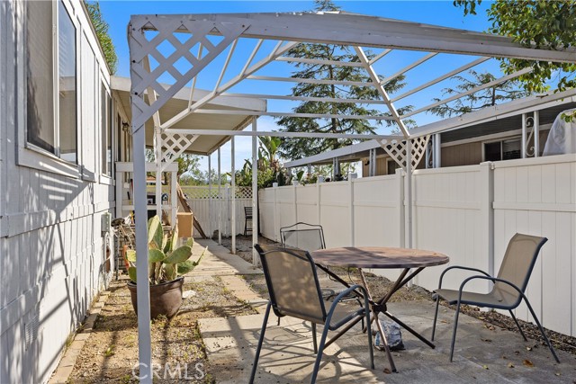 1721 E Colton Avenue, Redlands CA: https://media.crmls.org/medias/9b576af2-b166-4ffb-bcd2-e4bb1e6e534f.jpg