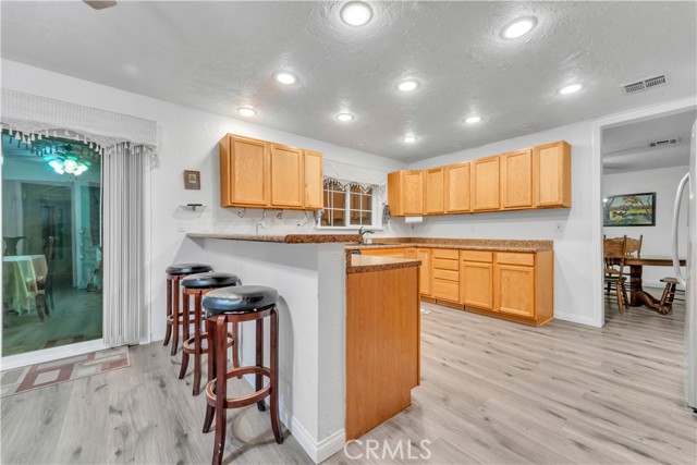 24261 Jacaranda Drive, Tehachapi CA: https://media.crmls.org/medias/9b578039-7985-41c7-9126-201f419f8aac.jpg