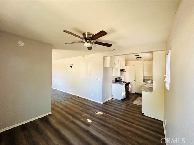 Detail Gallery Image 12 of 45 For 527 Fern Pl, Hemet,  CA 92543 - 2 Beds | 2 Baths