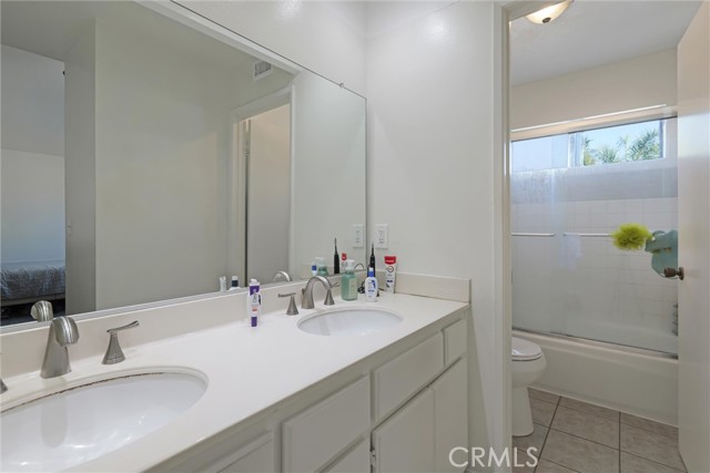 29124 Rangewood Road, Castaic CA: https://media.crmls.org/medias/9b57d2e5-4c23-4dce-be0c-a1b69935de8f.jpg