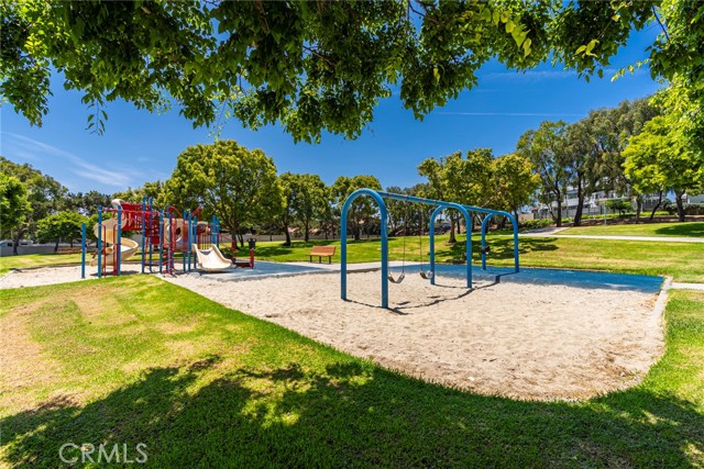 219 Oswego Avenue, Huntington Beach CA: https://media.crmls.org/medias/9b582601-b532-46ed-87b8-a1a1feabbd71.jpg
