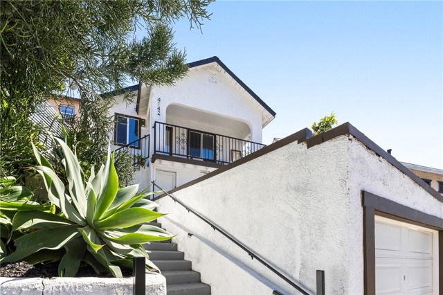 4142 Mercury Avenue, Los Angeles CA: https://media.crmls.org/medias/9b582a50-04b9-48e2-9738-b0542af8620f.jpg