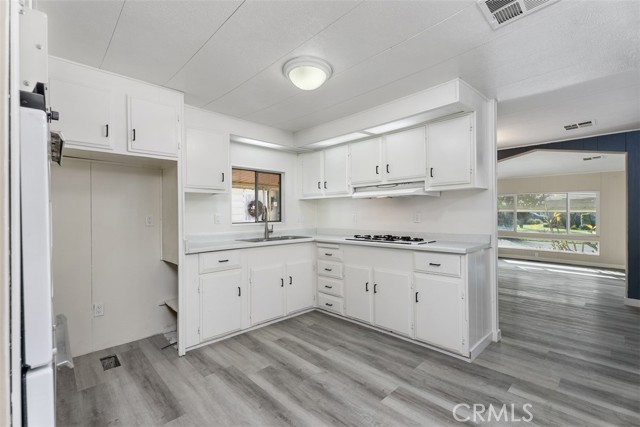 Detail Gallery Image 14 of 29 For 15621 Beach Bld #103,  Westminster,  CA 92683 - 2 Beds | 2 Baths