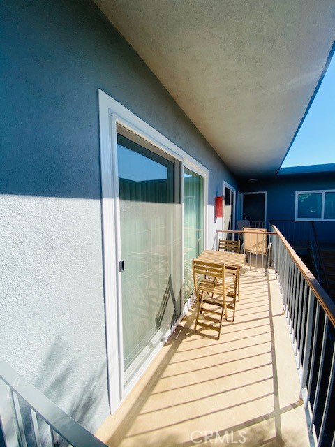 Detail Gallery Image 11 of 12 For 11422 Iowa Ave #9,  Los Angeles,  CA 90025 - 2 Beds | 2 Baths