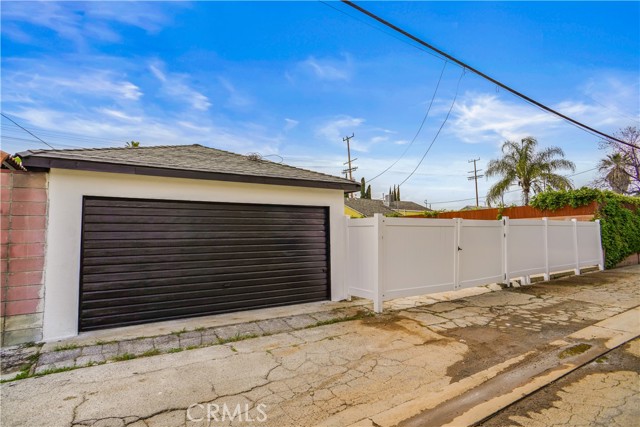 Detail Gallery Image 17 of 17 For 10324 Haskell Ave, Granada Hills,  CA 91344 - 3 Beds | 2 Baths