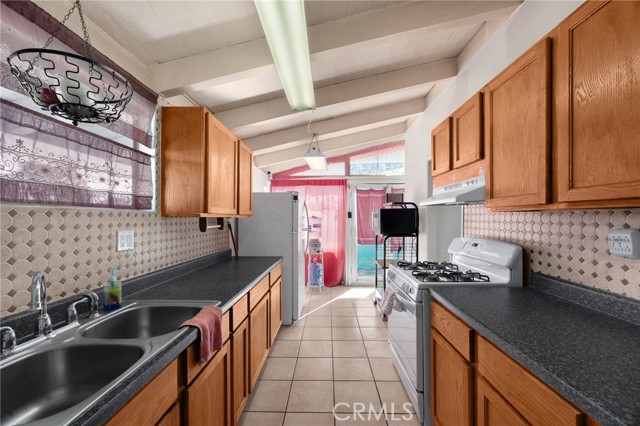 Detail Gallery Image 5 of 50 For 10919 1st, Whittier,  CA 90603 - 4 Beds | 2 Baths