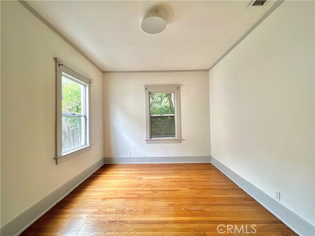 1343 Portia St, Echo Park CA: https://media.crmls.org/medias/9b59f0e0-1783-428f-93ce-f3314157d6e2.jpg