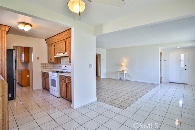 Detail Gallery Image 9 of 40 For 13611 Rockenbach St, Baldwin Park,  CA 91706 - 3 Beds | 1/1 Baths