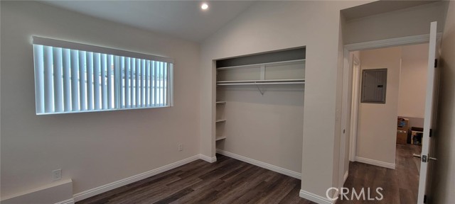 319 E Newhaven Lane, Glendora CA: https://media.crmls.org/medias/9b5a2f0f-b348-4d9a-9b5e-d4d0498ec169.jpg