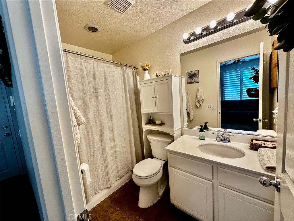 https://media.crmls.org/medias/9b5a9723-3954-42ba-b89c-7f142a76c095.jpg?preset=X-Large