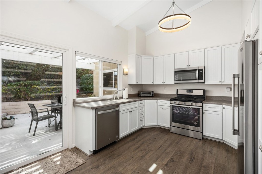 MLS #OC25256691 image #10