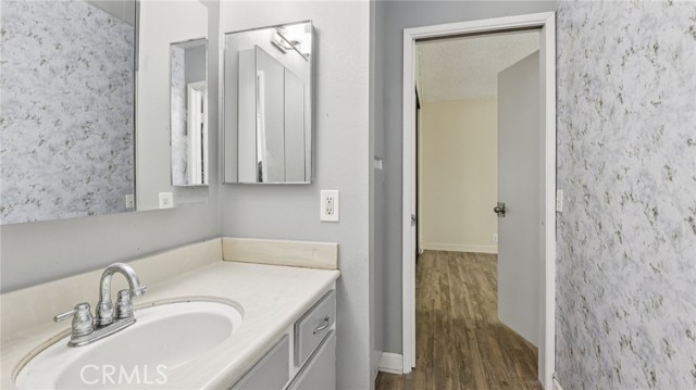 Image 18 of 29 For 6816 Alondra Boulevard 43