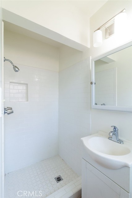 10935 Nassau Avenue, Sunland CA: https://media.crmls.org/medias/9b5c5cfc-cc8e-4463-a3c4-4b0acd449076.jpg