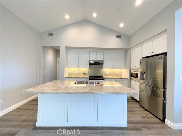 Detail Gallery Image 11 of 25 For 202 Bishop, Irvine,  CA 92620 - 2 Beds | 2 Baths