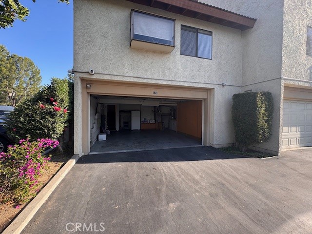 21551 Burbank Boulevard, Woodland Hills CA: https://media.crmls.org/medias/9b5e03fc-6f87-41a8-b9d8-84a9d3a22328.jpg