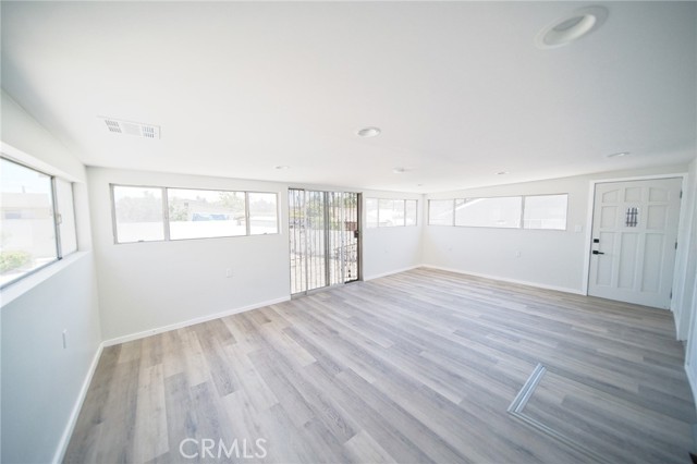 1336 W 118th Street, Los Angeles CA: https://media.crmls.org/medias/9b5ea00f-b82d-4305-aec9-329de8004ab6.jpg