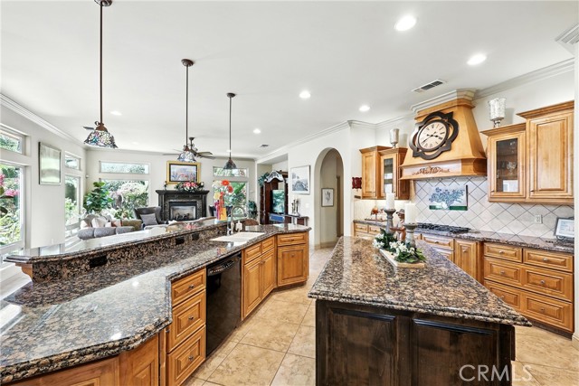 Detail Gallery Image 20 of 60 For 13204 Michaelangelo Dr, Bakersfield,  CA 93314 - 5 Beds | 3 Baths