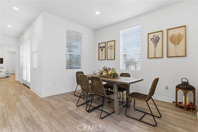 Detail Gallery Image 11 of 46 For 27410 N Merlin Pl #101,  Valencia,  CA 91381 - 2 Beds | 2 Baths