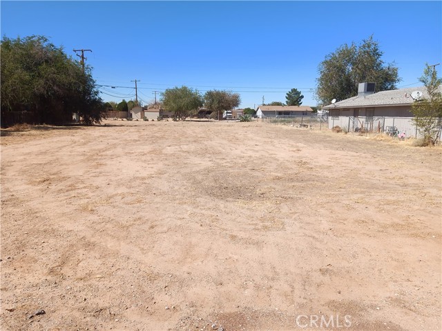 Detail Gallery Image 2 of 3 For 13324 Navajo Rd, Apple Valley,  CA 92308 - – Beds | – Baths