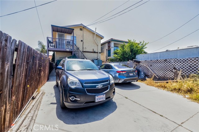9203 Beach Street, Los Angeles CA: https://media.crmls.org/medias/9b5fc18a-2ae3-4d76-8259-82aa6610b0cc.jpg