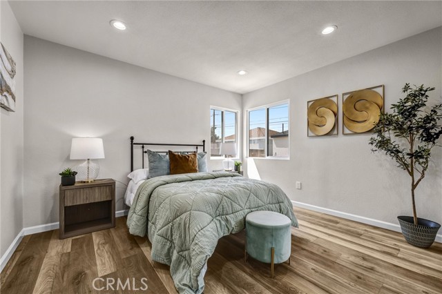 Image 12 of 39 For 14431 Harvest Ave