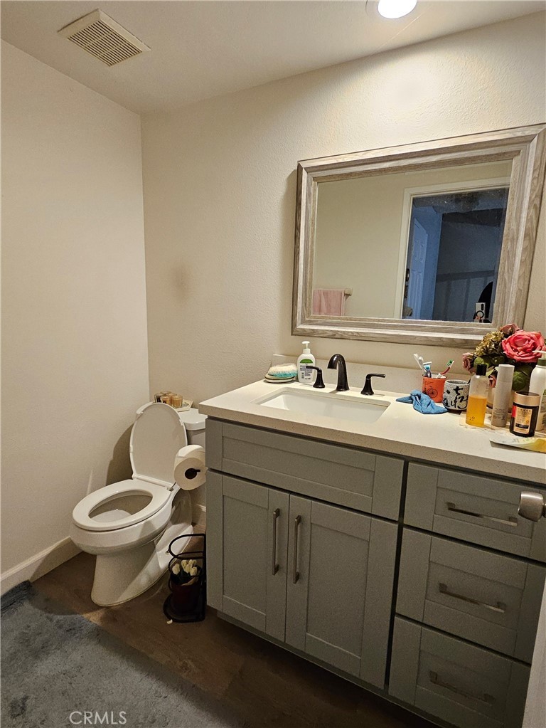 https://media.crmls.org/medias/9b607794-fa0c-41d9-9637-173d477d2b1b.jpg?preset=X-Large